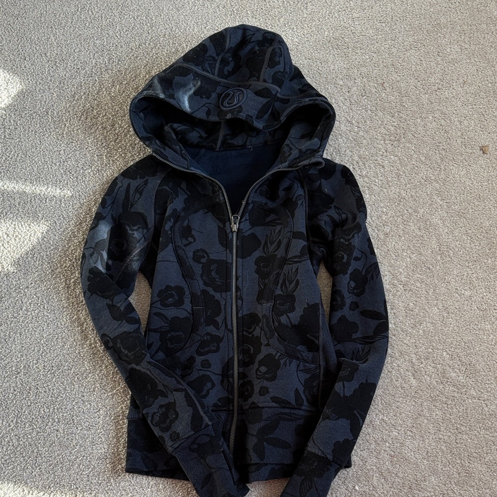 Lululemon scuba size 2